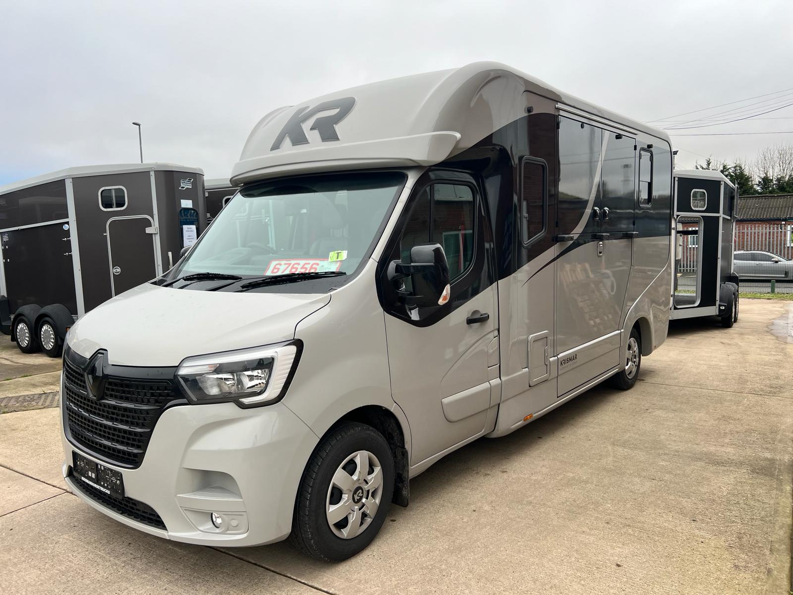 KRISMAR 5-SEATER STALLION VERSION WITH EXTENDED AREA 3.5 Horsebox New Renault Master 165 BHP IN STOCK