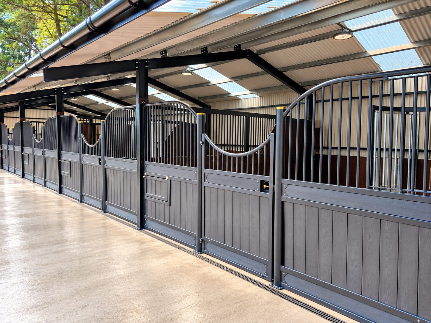 HSAS Curved Stable Front - Image 10